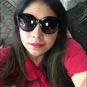 Meet your Posher, Katier